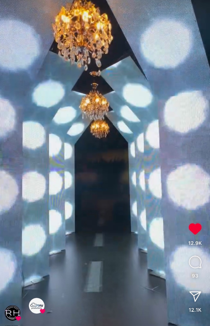 LED Wall Tunnel 2